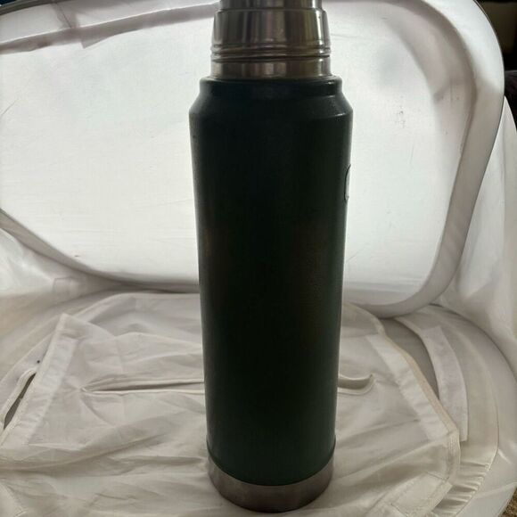 Stanley Classic Green 1-1:L Vacuum Thermos 20-01132 - Picture 5 of 7